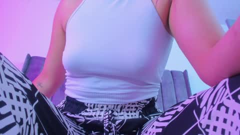 evelin__thompsson online show from May 12, 3:48 am