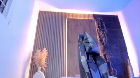 E V E L I N online show from December 3, 2:25 am