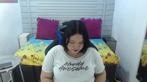 Snapshot of evelin_zaens chatting on January 3, 4:33 am evelin zaens online show from January 3, 4:33 am