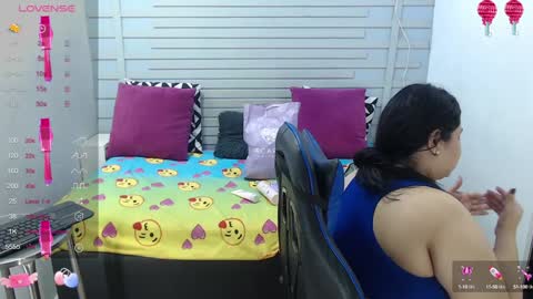Snapshot of evelin_zaens chatting on January 13, 11:19 am evelin zaens online show from January 13, 11:19 am
