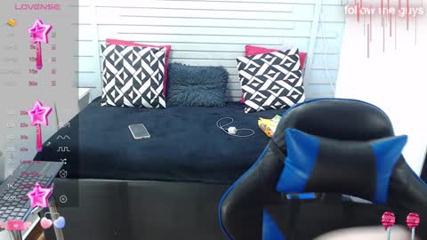 Snapshot of evelin_zaens chatting on February 3, 4:57 am evelin zaens online show from February 3, 4:57 am