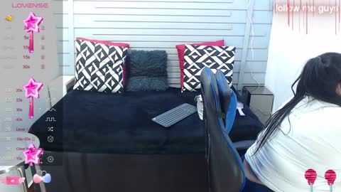 Snapshot of evelin_zaens chatting on January 26, 3:48 am evelin zaens online show from January 26, 3:48 am
