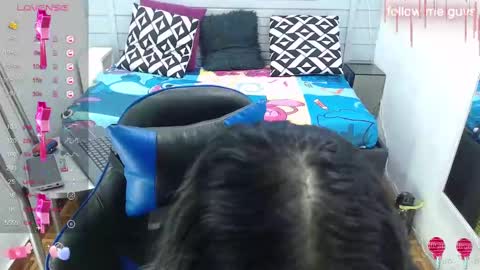 Snapshot of evelin_zaens chatting on February 26, 4:52 am evelin zaens online show from February 26, 4:52 am
