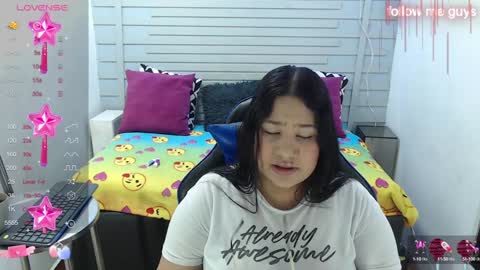 Snapshot of evelin_zaens chatting on February 7, 4:06 am evelin zaens online show from February 7, 4:06 am