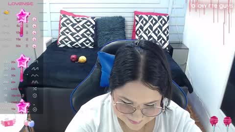 Snapshot of evelin_zaens chatting on January 24, 4:59 am evelin zaens online show from January 24, 4:59 am