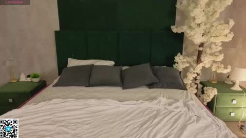 Evelina online show from May 13, 1:22 am