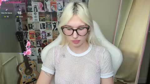 Evelina online show from May 21, 1:58 am