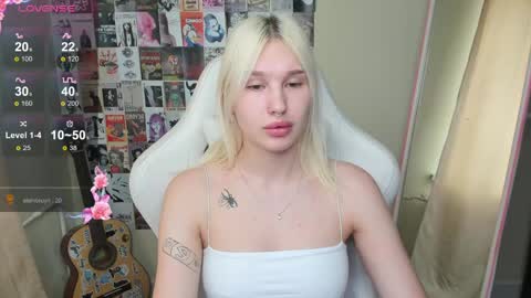Evelina online show from May 22, 1:58 am