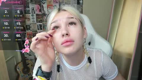 Evelina online show from May 19, 1:34 am