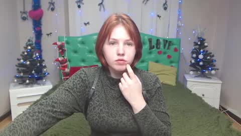 EvelinaRedfox online show from December 18, 6:18 am