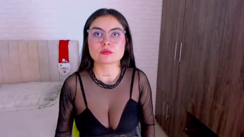 Snapshot of evelyn_candy chatting on January 6, 1:20 am EVE online show from January 6, 1:20 am