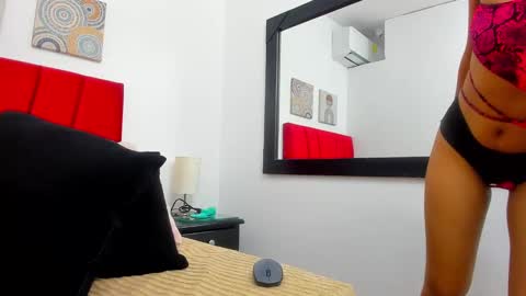 Snapshot of evelyn_morgan1 chatting on February 8, 11:57 pm evelyn_morgan1 online show from February 8, 11:57 pm