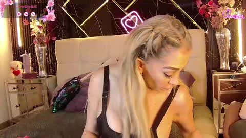 EvelynaGrey online show from May 22, 7:39 am