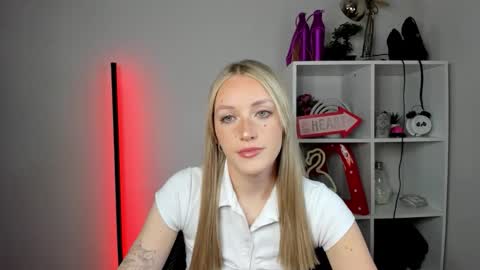 evelynblond online show from May 25, 12:26 pm