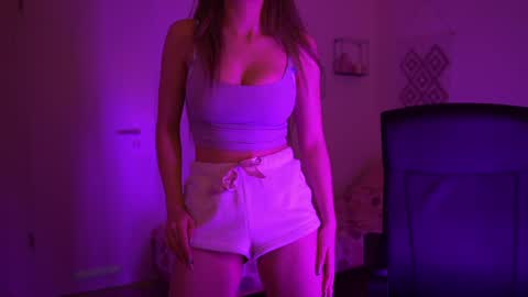 evelyncage_ online show from January 10, 7:21 pm