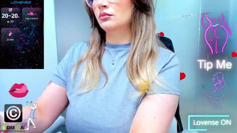 evelyne_rose online show from May 20, 4:53 am