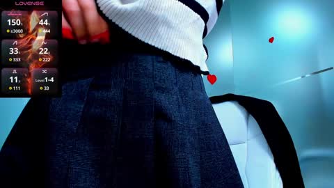 Snapshot of evelyne_rose chatting on January 18, 5:41 am evelyne_rose online show from January 18, 5:41 am
