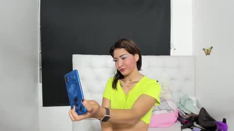 Evelyne online show from March 9, 4:37 am