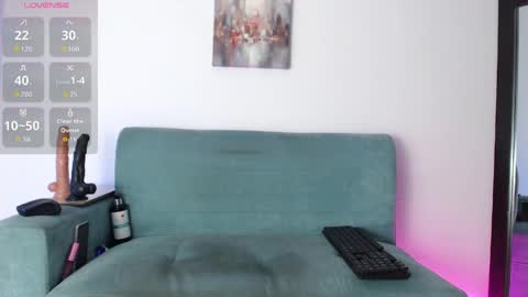 Evelyn martinez  online show from March 29, 8:19 pm