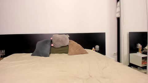 Evelyne online show from March 2, 10:04 pm