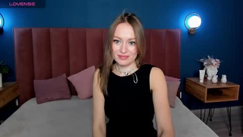 Evelyn online show from November 30, 1:43 am