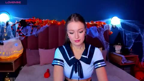 Evelyn online show from October 19, 1:51 am