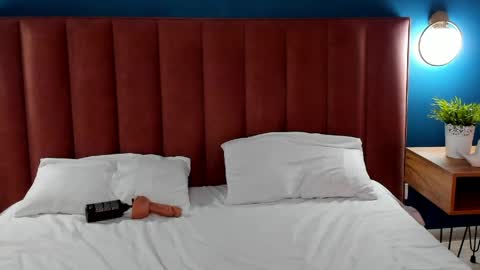 Evelyn online show from April 10, 7:25 am