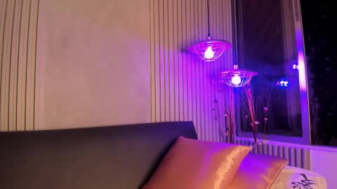 EvelynZoee online show from September 10, 4:01 am