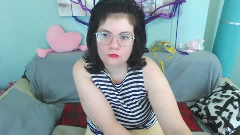 Snapshot of everly_rays chatting on December 13, 10:19 am Everly online show from December 13, 10:19 am