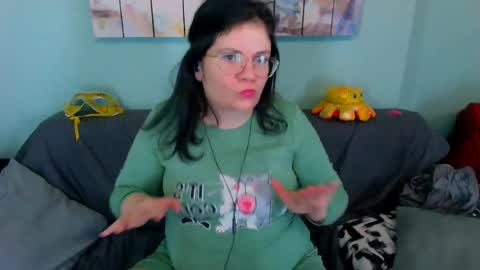 Everly online show from May 3, 10:46 pm