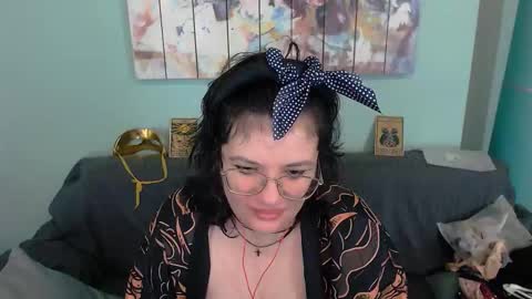 Snapshot of everly_rays chatting on October 2, 1:05 pm Everly online show from October 2, 1:05 pm