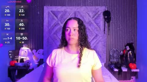 EVERLY online show from November 1, 8:02 pm