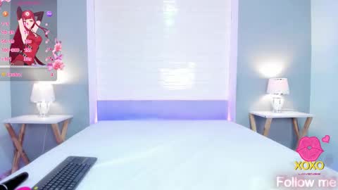 EVERLY online show from October 12, 5:10 am