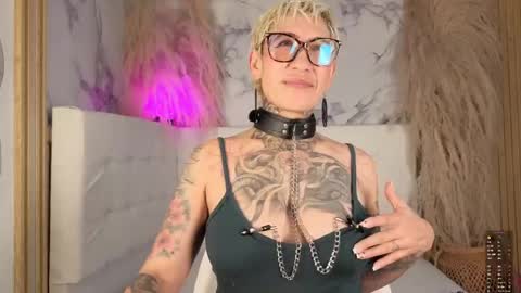 everlyn_sexx online show from May 9, 1:57 pm