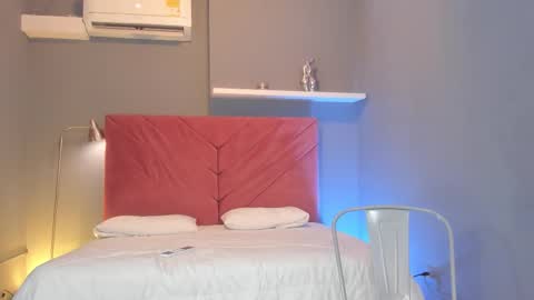 Sophia online show from November 25, 8:20 pm