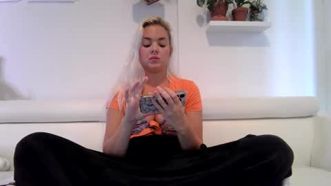 Badblondebunny online show from October 8, 9:30 pm