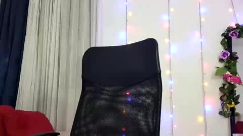 Evoleth online show from May 16, 11:37 pm