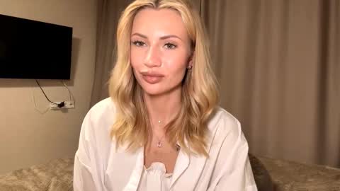 Amelia online show from March 21, 7:19 pm