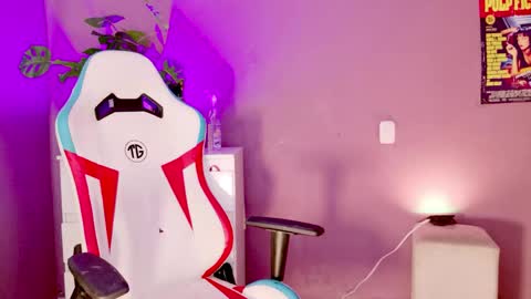 evva_foxxy online show from May 6, 3:16 pm