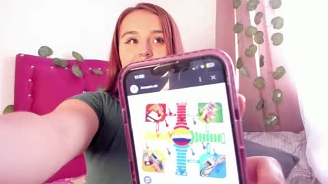 EVY online show from December 3, 4:50 pm
