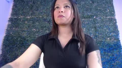 Im Evy online show from May 11, 5:43 pm