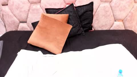 Alison online show from November 4, 8:14 pm