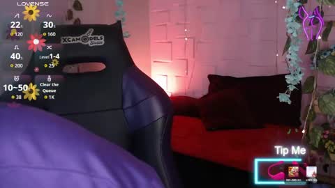 eyes_moonn online show from March 30, 11:21 am