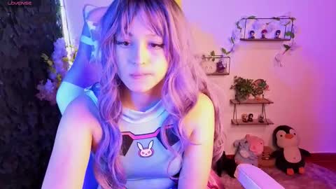 eymmy_24 online show from March 7, 3:35 am