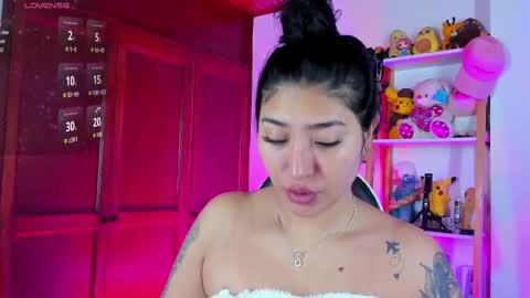Snapshot of eymy_hadid_ chatting on September 26, 2:47 pm Emily online show from September 26, 2:47 pm