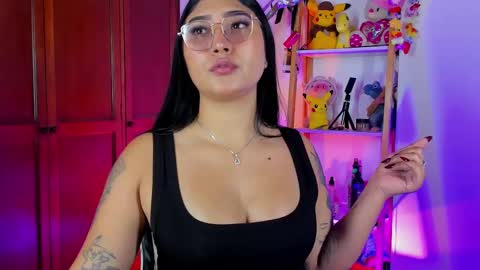 Emily online show from November 10, 9:32 pm