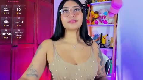 Snapshot of eymy_hadid_ chatting on September 29, 4:34 pm Emily online show from September 29, 4:34 pm