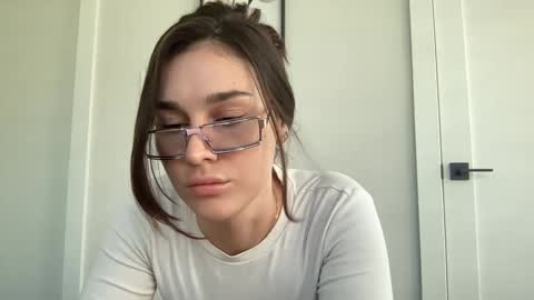 Emily online show from September 9, 8:19 pm