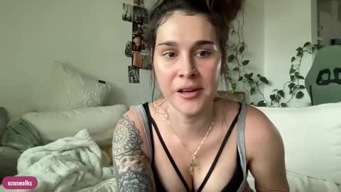 Emily online show from September 16, 9:23 pm