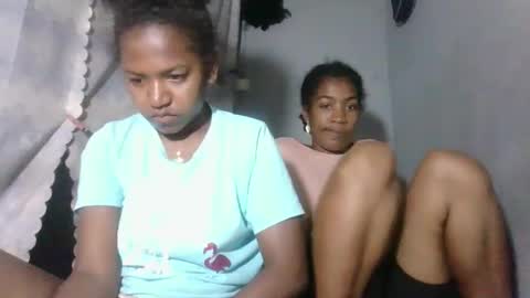 faiqua95 online show from March 26, 8:54 pm